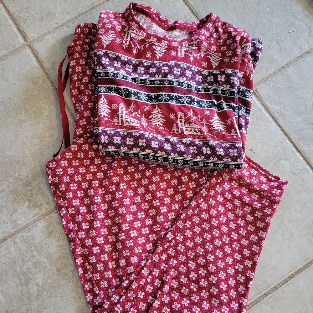 Cuddl duds pajama set